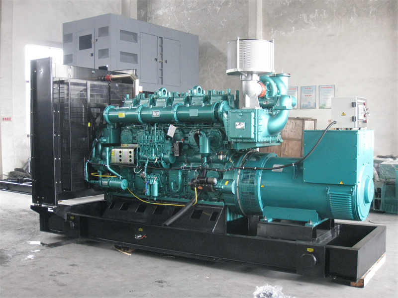 阜新200KW 柴油发电机的油耗是多少？